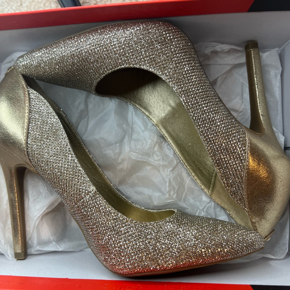 GUESS Heels